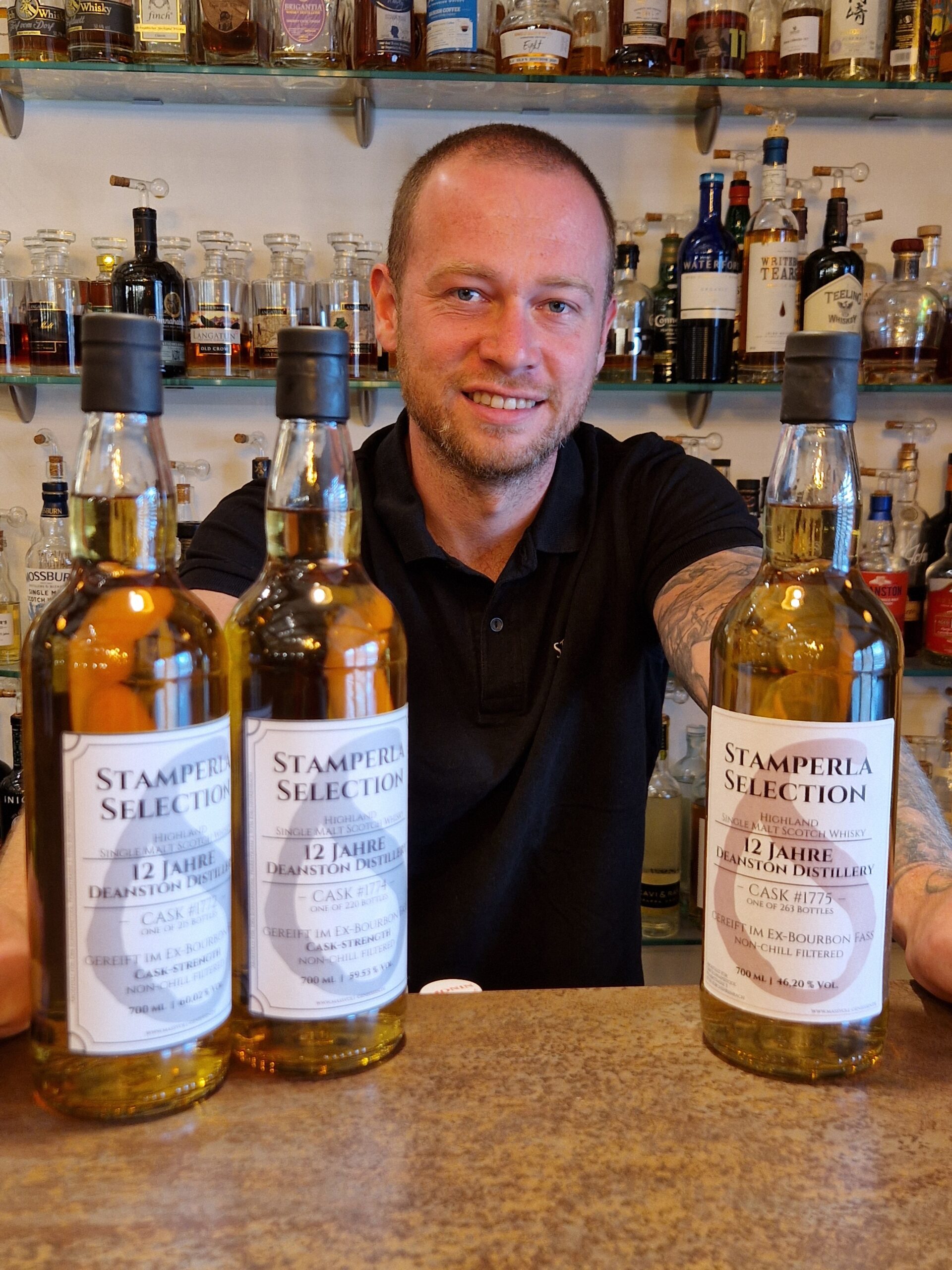 Auswahl hochwertiger Whisky Flaschen im Schnapsstodl